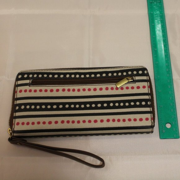 Large Fossil Wallet - Picture 2 of 3